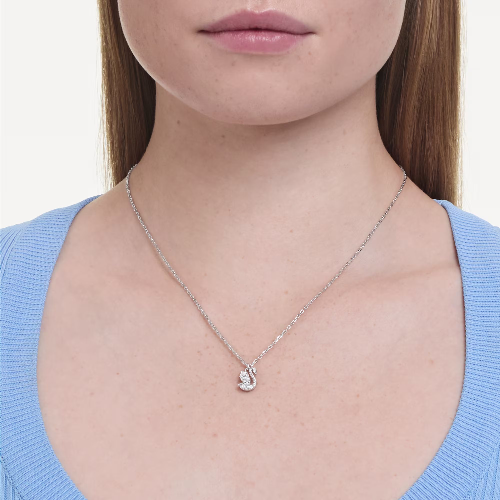 Swan pendant